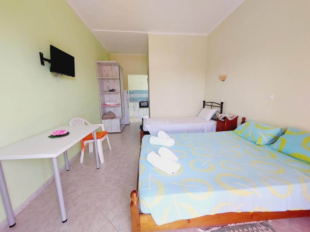 Leta Apartments Agios Georgios  ภายนอก รูปภาพ