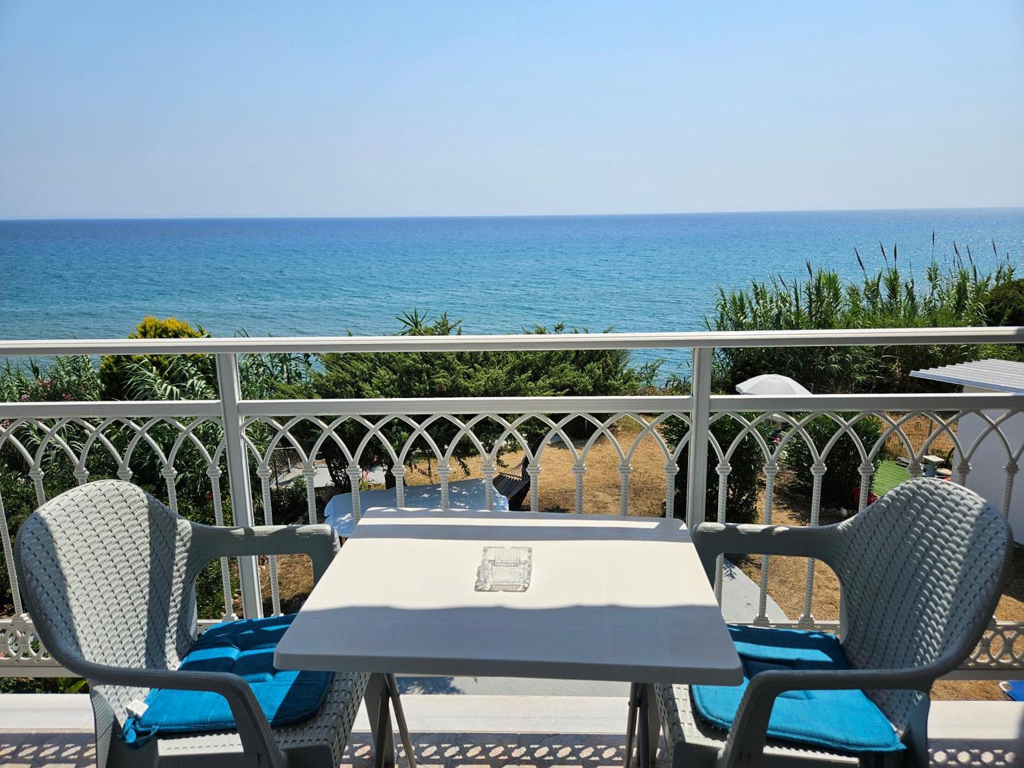 Leta Apartments Agios Georgios  ภายนอก รูปภาพ